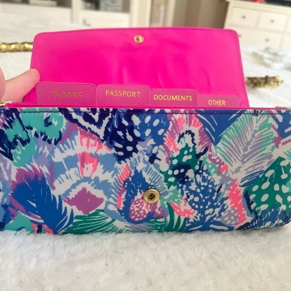Lilly Pulitzer Travel Wallet Multi Quill Out